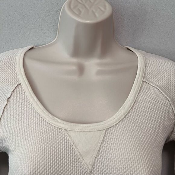 We The Free Waffle Knit Hyperactive Thermal Cuff Size M - Picture 3 of 8